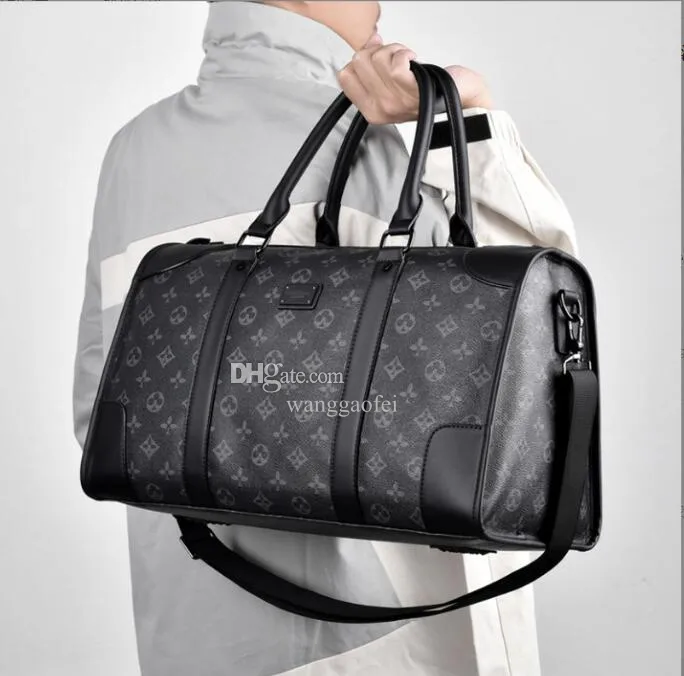 Upgrade Your Travel Style with these Trendy Weekend Duffle Bags