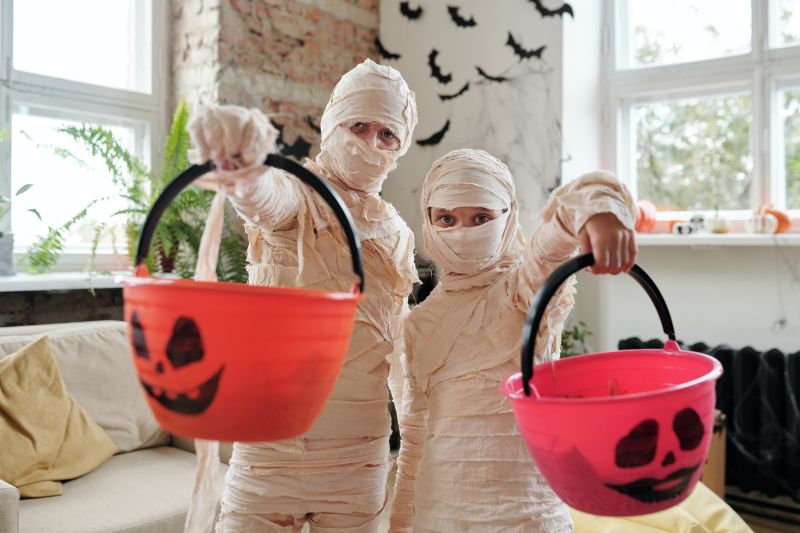 Ideas For An Unforgettable Stay At Home Cheap Halloween Night