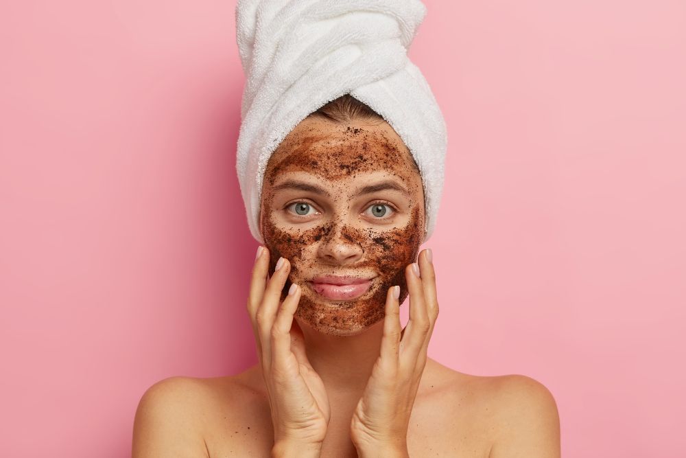 Choosing a Scrub for Autumn and Winter: A Guide to Achieving Smooth Skin